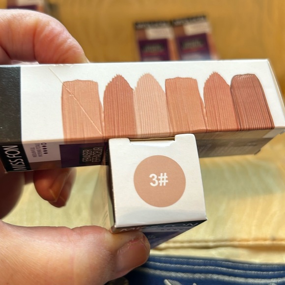 New Miss Fon concealer Eraser - Picture 2 of 10